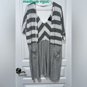 Daytrip Gray and White cardi